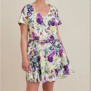 Torrid NEW Crop Top Skaters Skirt Floral Cream Purple